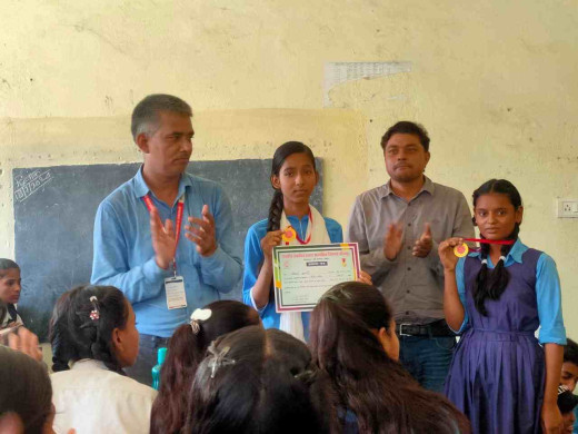 कल्याणपुर : शीतलपुर स्कूल में कविता कार्यशाला का आयोजन
