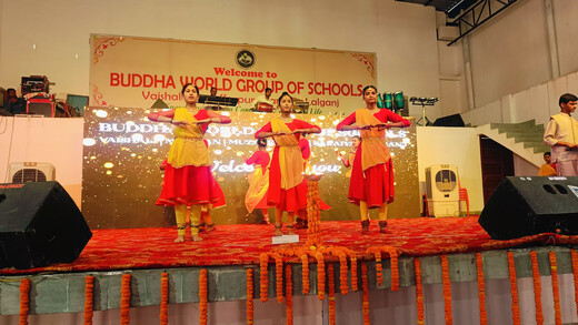 बुद्ध वर्ल्ड स्कूल के 10वां वार्षिकोत्सव में दशावतार नाटक और रंगारंग प्रस्तुतियों ने मोहा मन