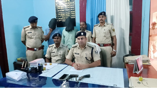 अपराध की योजना बना रहे दो शातिर अपराधियों को पुलिस ने किया गिरफ्तार