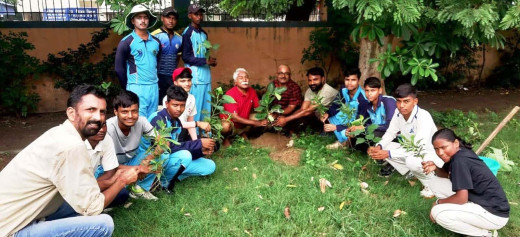 नवरात्र के प्रथम दिन पर्यावरण संरक्षण के लिए पौधारोपण अभियान का हुआ आयोजन