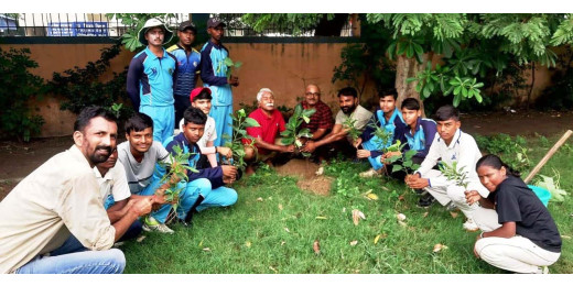 नवरात्र के प्रथम दिन पर्यावरण संरक्षण के लिए पौधारोपण अभियान का हुआ आयोजन