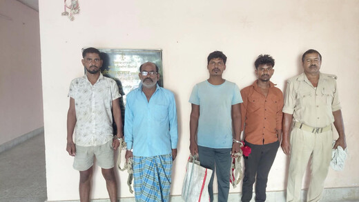 लखीसराय में चार जगहों पर छापेमारी, 20.7 लीटर चुलाई शराब बरामद