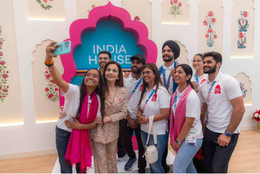 इंडिया-हाउस में भारतीय एथलीटों का जमावड़ा, नीता अंबानी ने किया सम्मानित