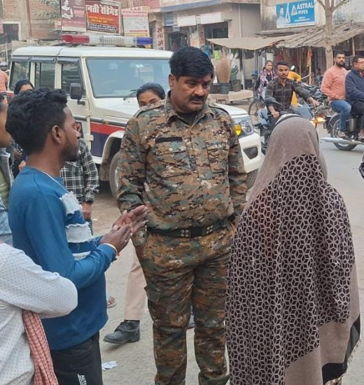 कांटी में दिनदहाड़े महिला से छिनतई, उचक्के फरार