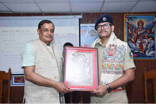रामेश्वर महाविद्यालय में हिंदी पखवाड़ा के तहत संगोष्ठी, ज्ञान-विज्ञान और रोजगार से जोड़ने पर जोर