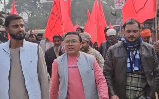 ऑटो टोटो चालकों के समर्थन में भाकपा माले का प्रदर्शन, जिलाधिकारी को घेरा