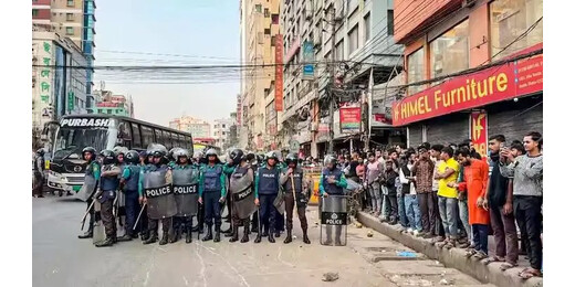 बांग्लादेश में बिगड़े हालात, भारत ने राजनयिक परिवारों को वापस बुलाया