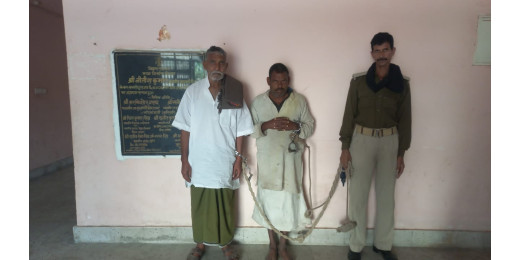 अवैध शराब बिक्री और सेवन मामले में दो गिरफ्तार