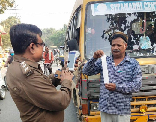 स्कूली बसों के दुर्घटनाओं पर नियंत्रण के लिए जिला प्रशासन ने 3 लाख से अधिक का जुर्माना वसूला