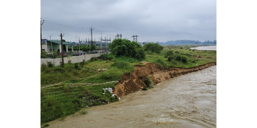 किऊल नदी में तेज कटाव से तेतरहट थाना भवन पर मंडराया खतरा, ग्रामीणों में दहशत