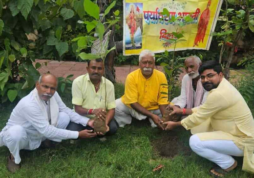 कैलाशपति मिश्र जयंती पर पर्यावरण भारती ने किया पौधारोपण
