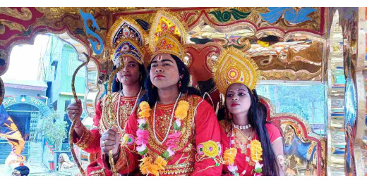 रामनवमी पर गाजे-बाजे संग निकला नगर भ्रमण जुलूस