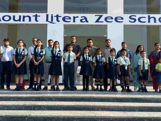 माउंट लिट्रा जी स्कूल में अप्रैल के स्टार परफॉर्मर घोषित, ओलंपियाड विजेताओं को मिला सम्मान