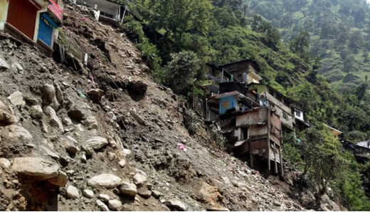 हिमाचल और उत्तराखंड त्रासदी: हम प्रकृति को मार रहे हैं, वो हमें मार रही है