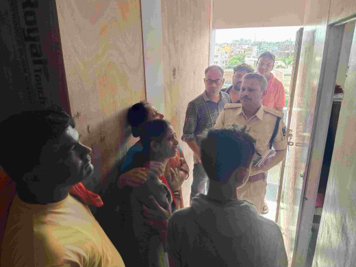 महिला छात्रावास में छात्रा का शव मिलने से मचा हड़कंप