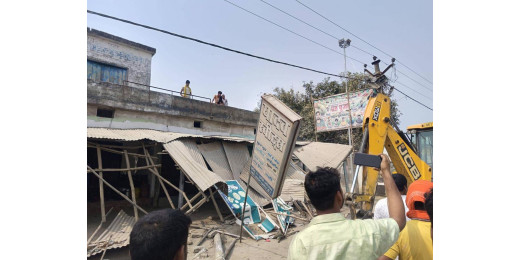 कोपड़िया स्टेशन पर 230 अवैध दुकानों को हटाकर रेलवे भूमि हुआ अतिक्रमण मुक्त
