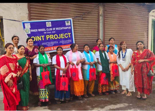 मजदूर दिवस पर इनर व्हील क्लब ने महिला सफाईकर्मियों को किया सम्मानित, समाज के प्रति योगदान को बताया प्रेरणास्रोत