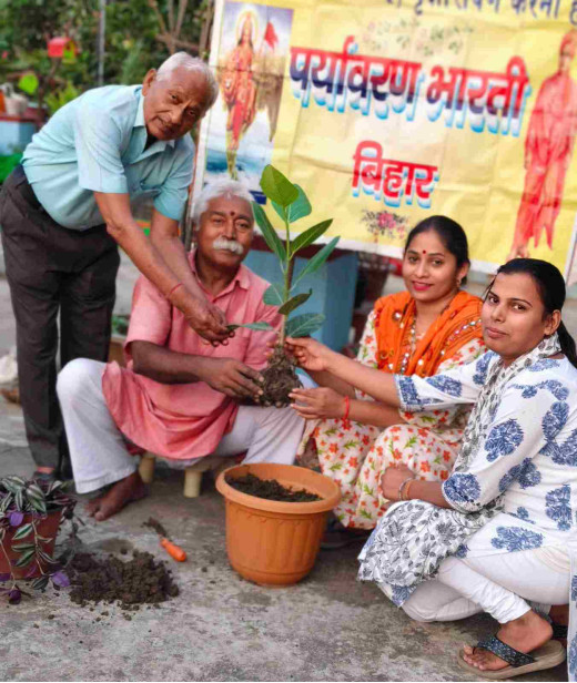 विश्व प्रेस स्वतंत्रता दिवस पर मातृत्व सेवा सदन में पौधारोपण कार्यक्रम आयोजित 