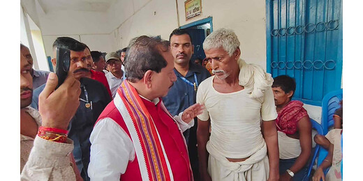 लखीसराय में राहत शिविरों की जमीनी हकीकत जानने पहुंचे कृषि मंत्री, अधिकारियों को त्वरित सहायता के निर्देश