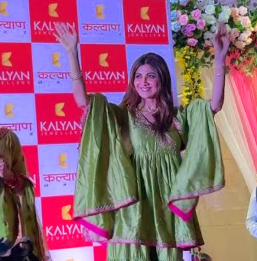 मुज़फ्फरपुर में शिल्पा शेट्टी पर परिवाद दर्ज, उद्घाटन समारोह के दौरान हुए थी आम जनता को परेशानी 