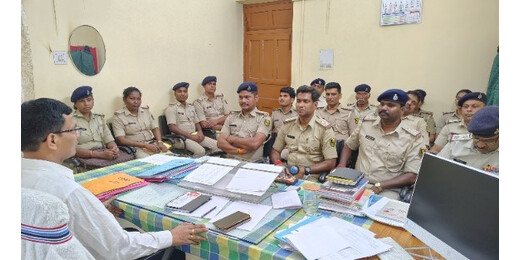 राष्ट्रीय लोक अदालत की तैयारी को लेकर थानाध्यक्षों के साथ बैठक, अधिक भागीदारी पर जोर