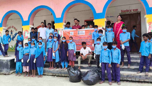मुजफ्फरपुर के विशुनपुर में सेवा संकल्प अभियान, विद्यालय में पौधारोपण के साथ चला स्वच्छता अभियान