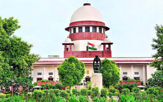 कामकाजी महिलाओं को SC का झटका, पीरियड्स लिव की याचिका पर सुनवाई से इनकार