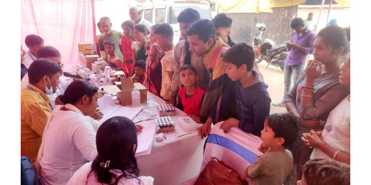 महादलित बस्ती में विशेष स्वास्थ्य शिविर का आयोजन
