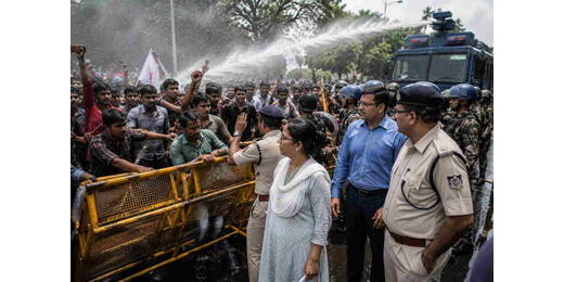 उग्र छात्र आंदोलन के बीच DM-SSP ने संभाली कमान, प्रदर्शनकारियों से की शांति की अपील