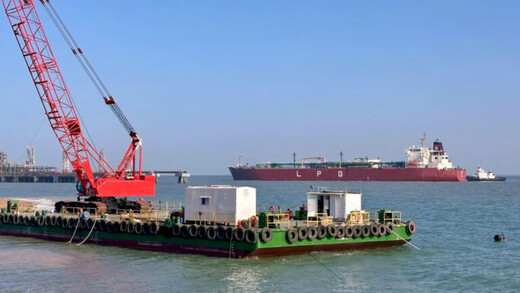 होर्मुज जलडमरूमध्य पर बढ़ा टकराव, अमेरिका-ईरान के बीच फिर युद्ध के आसार तेज