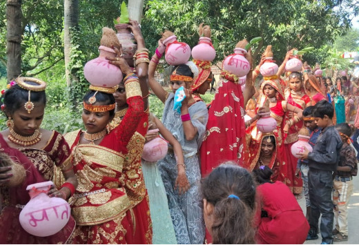 भरौल में दुर्गा पूजा के अवसर पर निकाली गई भव्य कलश यात्रा