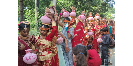 भरौल में दुर्गा पूजा के अवसर पर निकाली गई भव्य कलश यात्रा