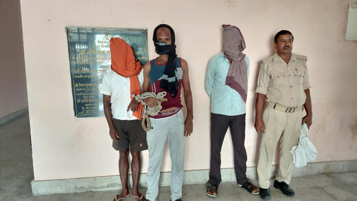 शराबबंदी कानून के तहत बड़ी कार्रवाई, शराब तस्कर सहित तीन गिरफ्तार