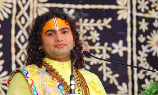 अनिरुद्धाचार्य ने माँगी माफ़ी, कहा जब तक सांस रहेगी तब तक सतानत की ही बात करूंगा