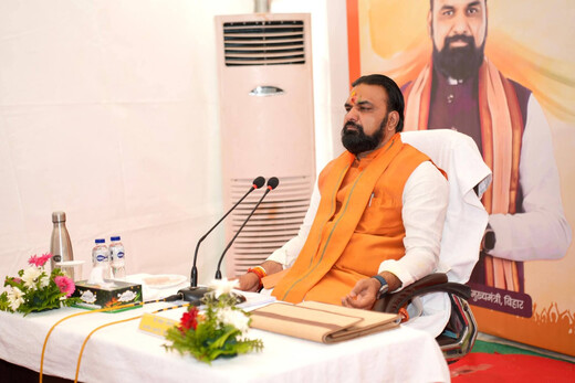 बिहार के मुख्यमंत्री की प्रशासन ने तोड़ डाली सीढ़ी, सुने सम्राट ने जानकारी पर क्या कहा