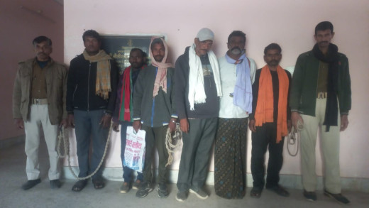 21 लीटर महुआ शराब के साथ दो तस्कर सहित 4 शराबी गिरफ्तार
