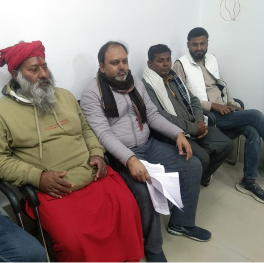 स्कूली ऑटो पर लगाए गए प्रतिबंध के खिलाफ आरटीई व आरटीआई एक्टिविस्ट ने किया विरोध