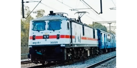 बिहार के सहरसा में इंजन की चपेट में आए 2 रेलकर्मी, गंभीर रूप से घायल