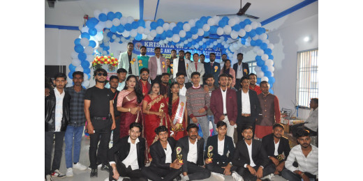 नए शैक्षणिक सत्र के शुभारंभ पर फ्रेशर्स डे का आयोजन, छात्रों ने मनाया जश्न