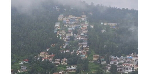 उत्तराखंड में अनियंत्रित निर्माण से बढ़ा बादल फटने का खतरा, वैज्ञानिकों की चेतावनी