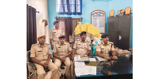 लखीसराय में आभूषण चोरी का त्वरित पर्दाफाश: 2 किशोरों ने घर में लगाई थी सेंध, खरीदने वाले 3 सुनार गिरफ्तार