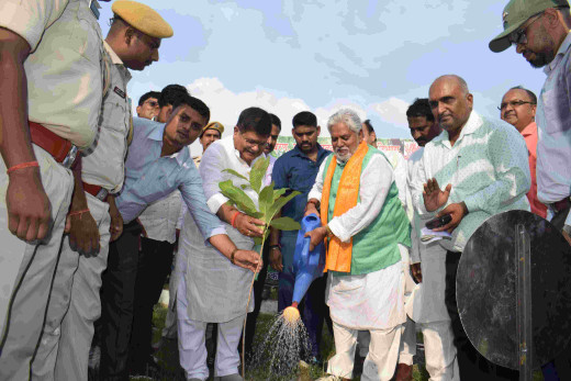 बिहार में 75वां वन महोत्सव और पृथ्वी दिवस को लेकर पर्यावरण मंत्री ने किया पौधारोपण