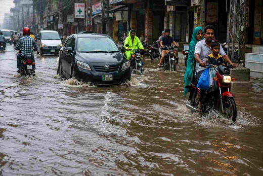 पाकिस्तान में मूसलाधार बारिश ने मचाई तबाही, बच्चों समेत 8 लोगों की मौत