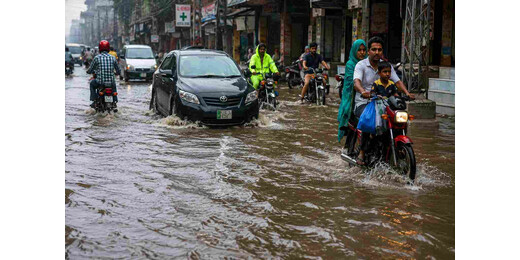 पाकिस्तान में मूसलाधार बारिश ने मचाई तबाही, बच्चों समेत 8 लोगों की मौत