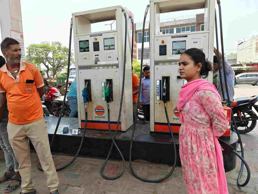 एलपीजी संकट की आशंका पर प्रशासन अलर्ट, जमाखोरी-कालाबाजारी पर कड़ी नजर