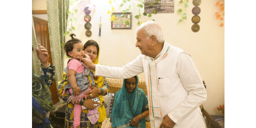 राज्यपाल आरिफ मोहम्मद खान ने स्वर्गीय प्रोफेसर मसरूर अहमद के परिजनों से की मुलाकात