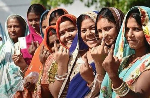 महाराष्ट्र-झारखंड में महिला वोटर्स बनीं गेमचेंजर