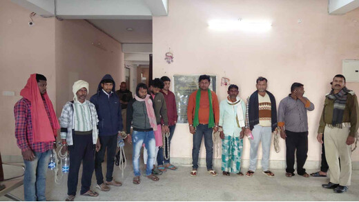 शराबबंदी के बावजूद अवैध कारोबार जारी, उत्पाद विभाग की कार्रवाई में 11 गिरफ्तार