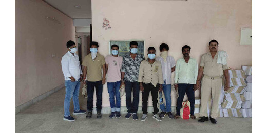 लखीसराय में शराब पीने और बेचने वालों पर शिकंजा, 7 गिरफ्तार