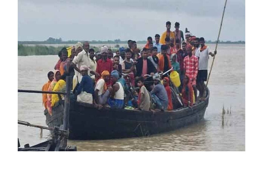 साहिबगंज में दर्दनाक हादसा : गंगा में 31 लोगों से भरी नाव पलटी, एक युवक की मौत, तीन लापता